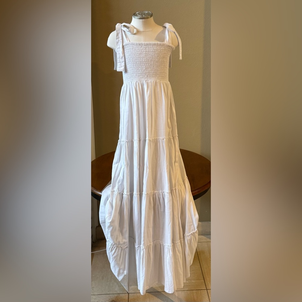 Sole Amore Elegant White Linen-Blend Sundress
